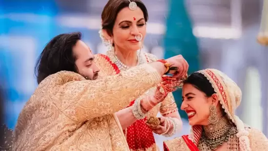 All Neeta Ambani Wedding Outfits