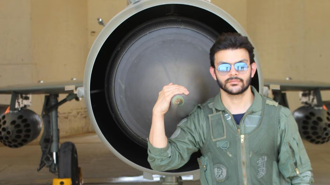  Who is Veer Pahariya